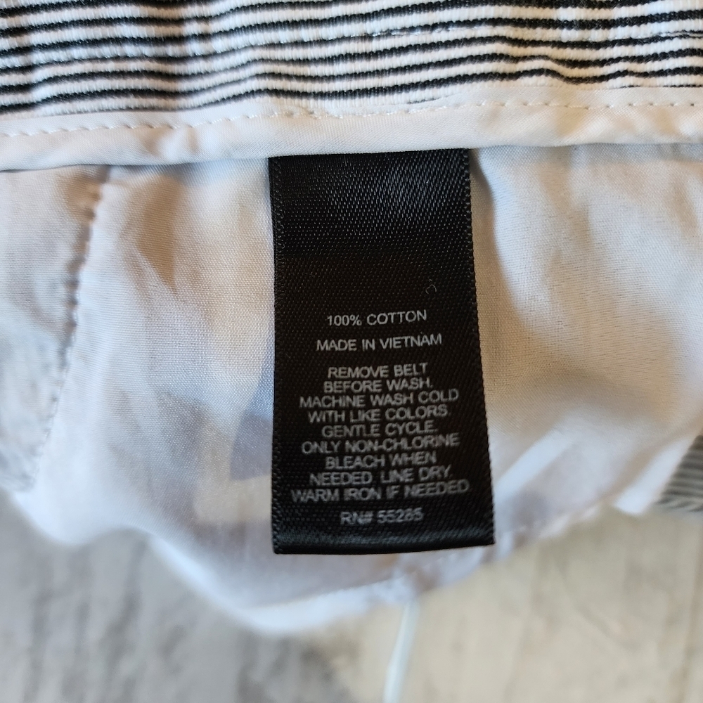 Express Editor black and white striped shorts Size 4 - Picture 8 of 12